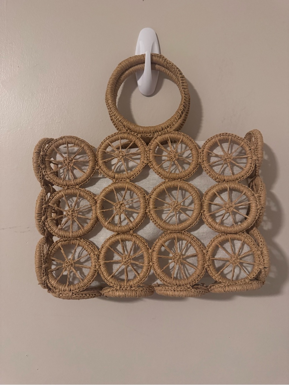 SHASHI Open Circle Wheel Medallion Woven Raffia Straw Tote Beach Bag Ring Handle